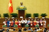 PM Le Minh Hung, N.A. President Tran Thanh Man meet with female lawmakers